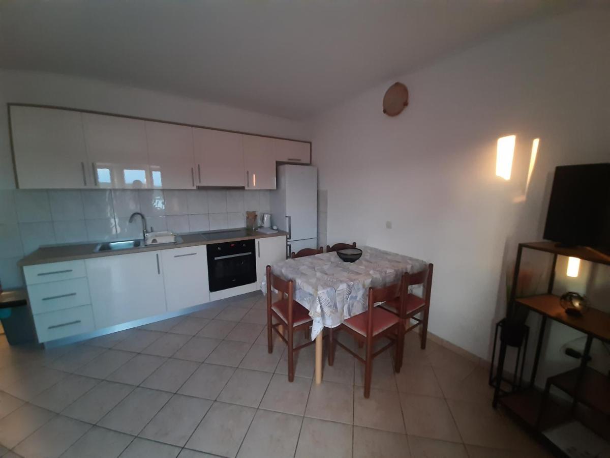 Appartement Donadic I, Caska Novalja