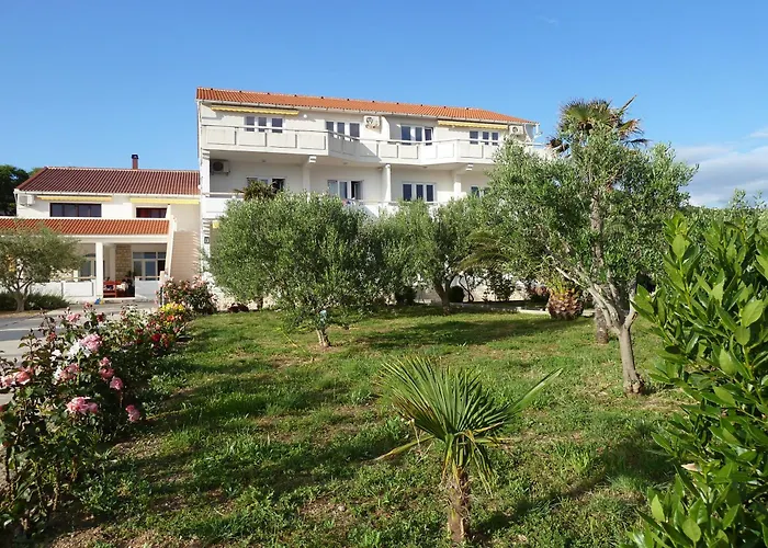 Apartments Donadic I, Caska