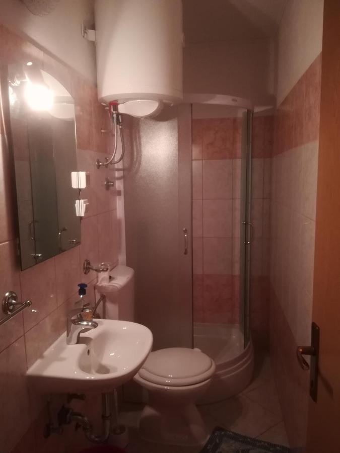 Donadic I, Caska Apartmán Novalja