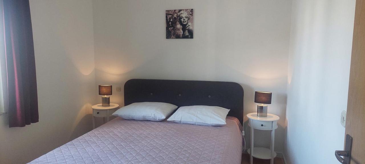 Donadic I, Caska Apartmán